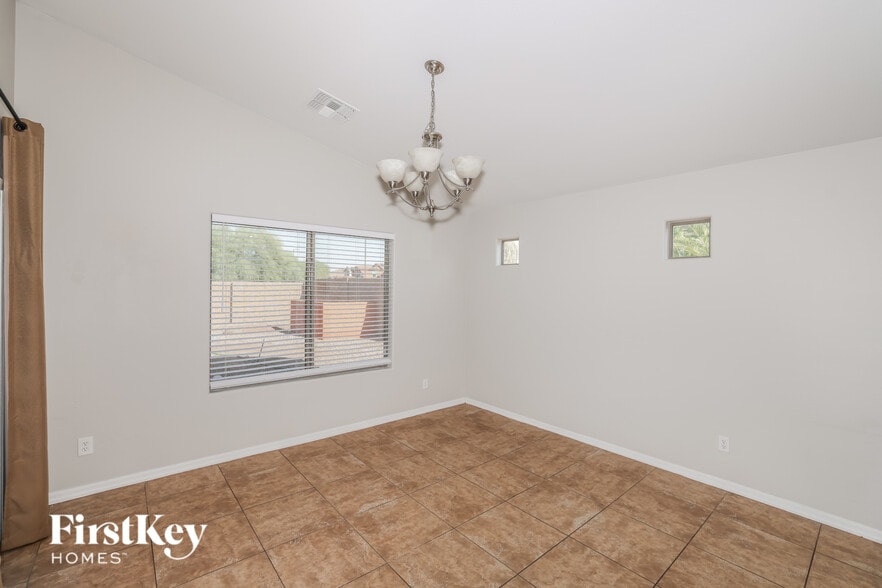 Building Photo - 2624 S 257th Ave