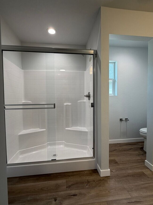 Building Photo - Move-In Special! Brand new 3 bed 2 bath ho...