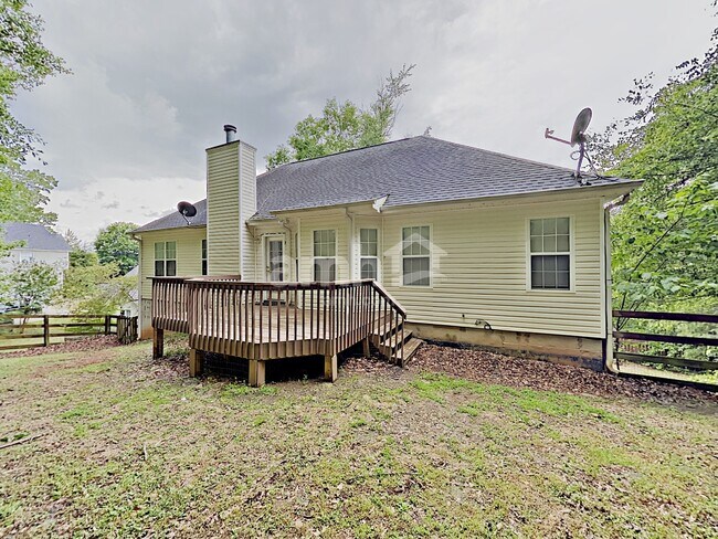 Building Photo - 1046 Whispering Woods Drive