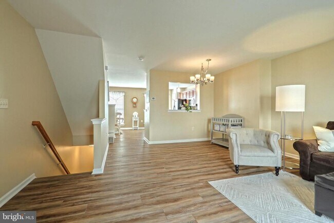 Living Room (4) - 2723 Foxshire Dr