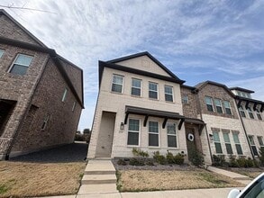 Building Photo - 2241 Adena Spgs Dr