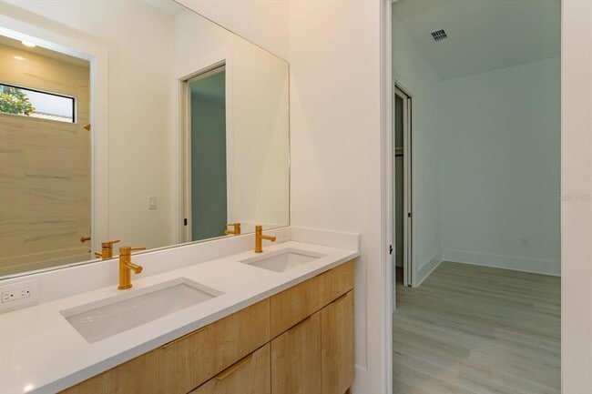 Building Photo - 16825 Bolsena Dr