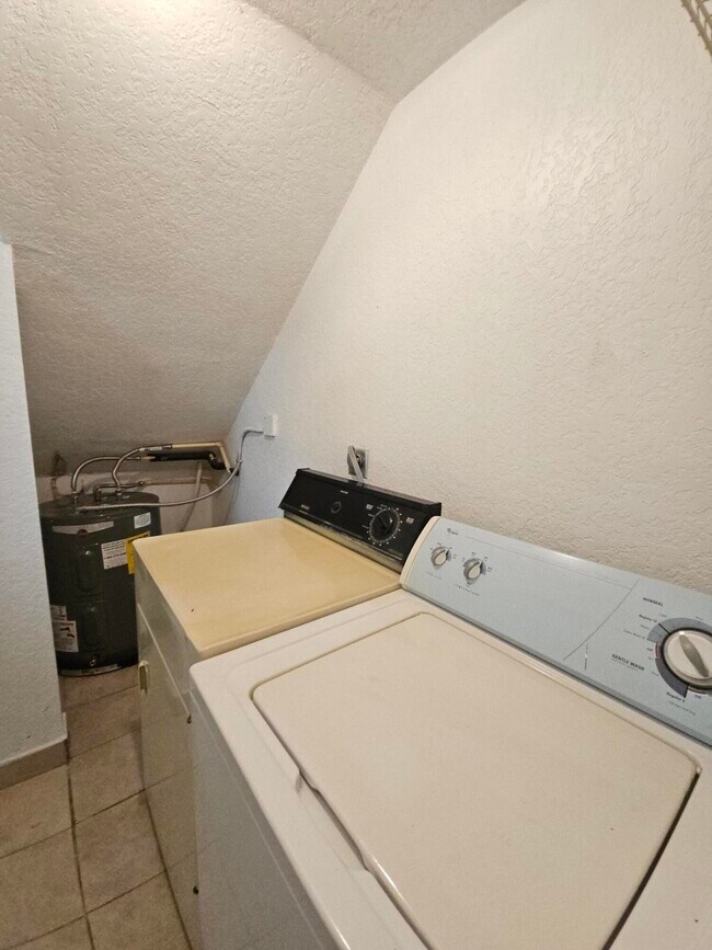 Building Photo - 761 SW 148th Ave