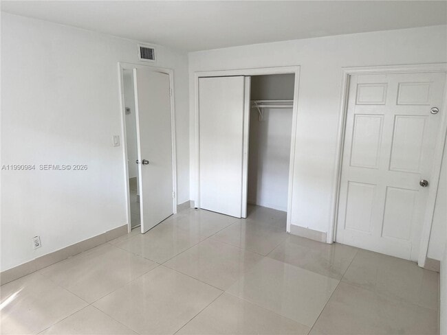 Building Photo - 5211 SW 91st Ave