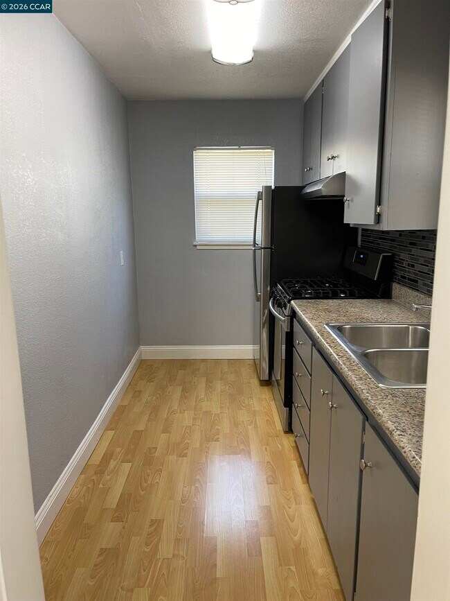 Building Photo - 1705 Linden St