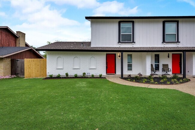 Building Photo - 15819 El Estado Dr