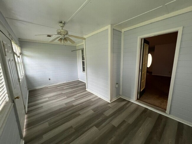 Building Photo - 121 Timber Ridge Dr