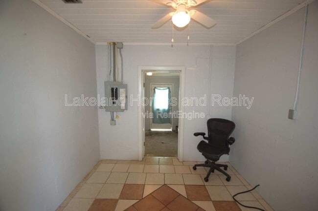 Building Photo - 307 Steedly Ave