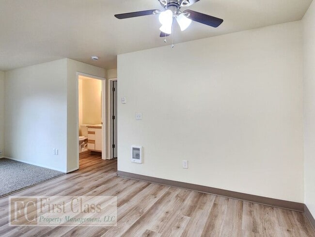 Building Photo - 1255 NW 183rd Ave
