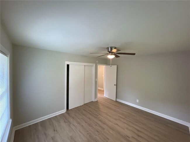 Building Photo - 4555 Hillpine Rd