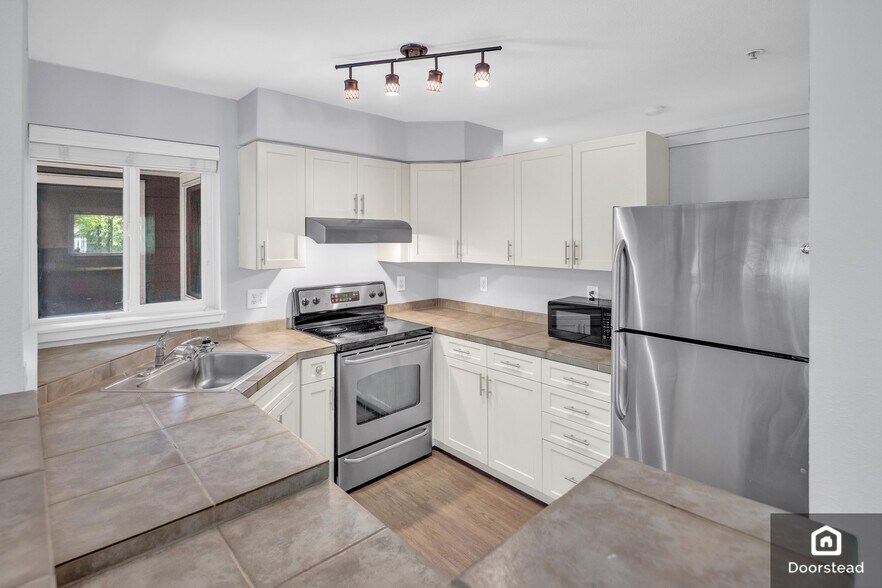 Building Photo - 3908 243rd Pl SE