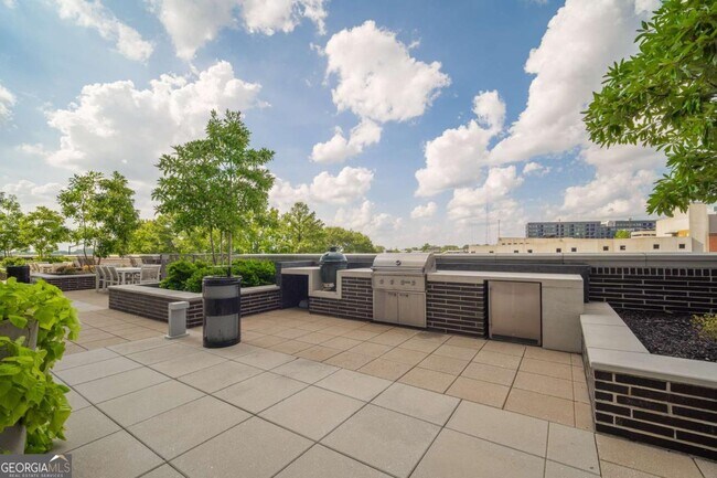 Building Photo - 788 West Marietta St NW