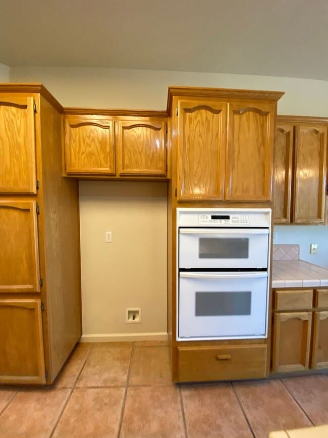 Building Photo - Broadstone 3 Bedroom + Office AND a 3 Car Garage Single Story with Low Maintenance Backyard