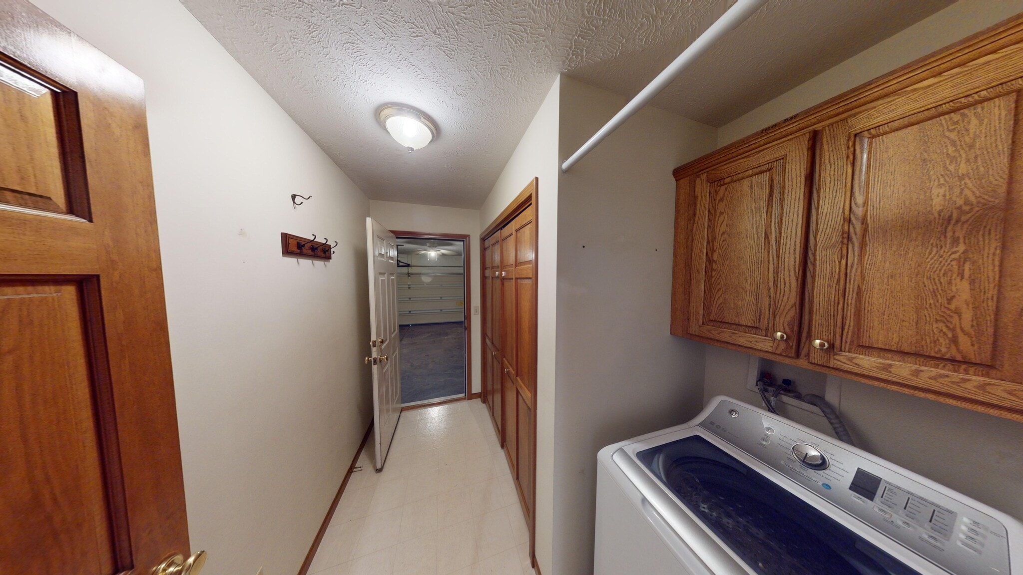 Building Photo - 3209 Sequoia Dr