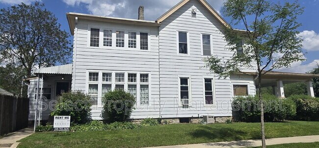 Primary Photo - 912 Loree St
