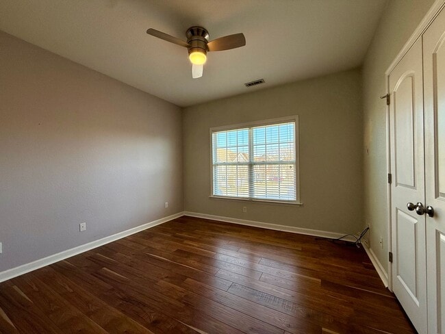 Building Photo - Modern living in the heart of Greenbrier - 4 BR home with open layout