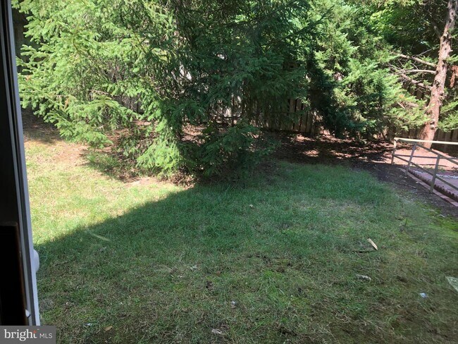 Building Photo - 5558 Clifton Crest Way