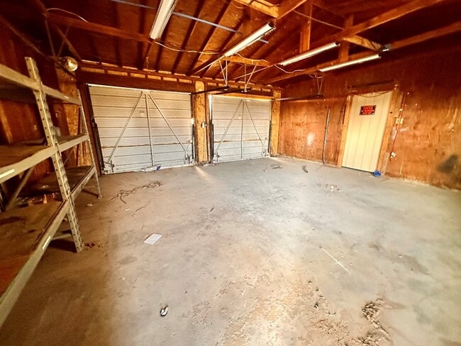 Building Photo - 2621 N Vega Ave