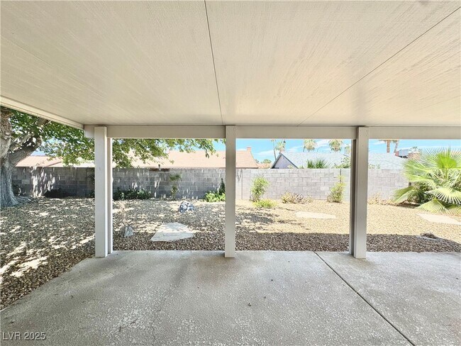 Building Photo - 1942 Hallwood Dr