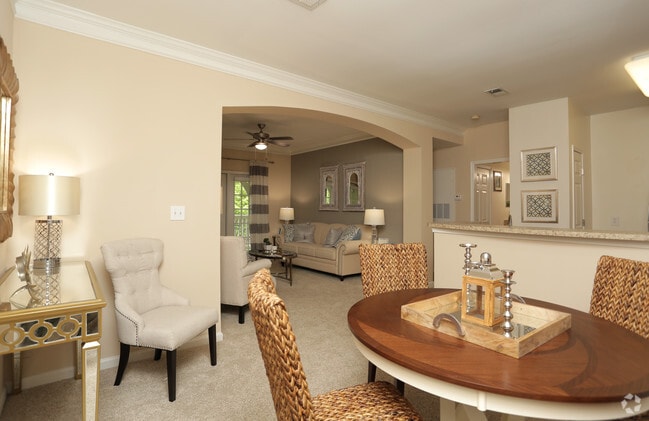 2BR, 2BA - 1,052 SF - Camden Peachtree City