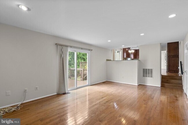 Building Photo - 1119 Halesworth Dr