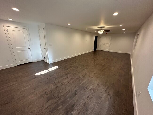 Building Photo - Wyatt Earp Ave - Single Family HOme