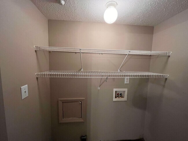 Building Photo - 5005 Chancellor Square