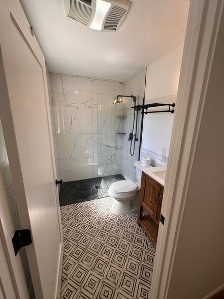 Building Photo - 8143 E Whitton Ave