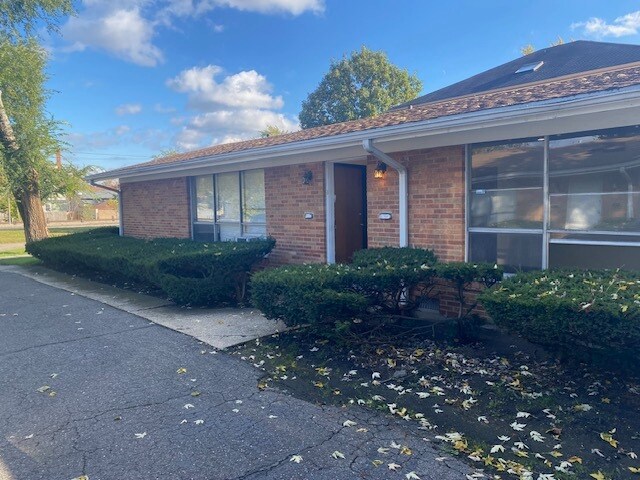 Front of unit - 11200 S Hale Ave