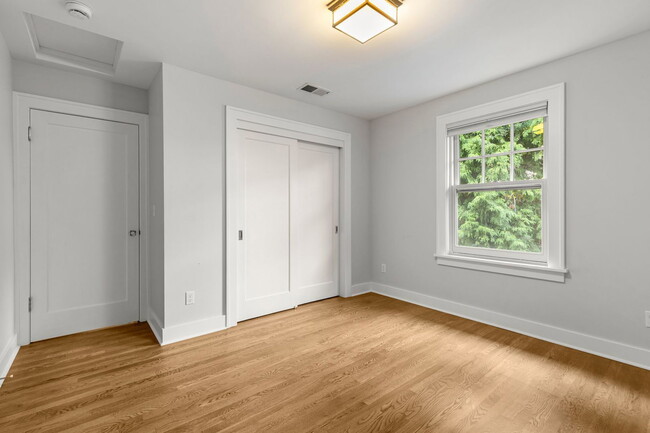 Building Photo - 2715 NE 35th Ave