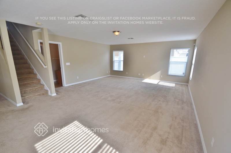 Building Photo - 1346 Karok St