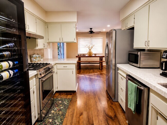Building Photo - 820 Blue Bell Ct