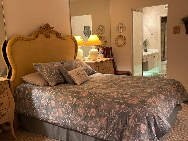 Building Photo - 1401 Pinecrest Cir