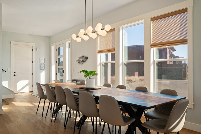 Building Photo - 1288 Cohasset Crest N