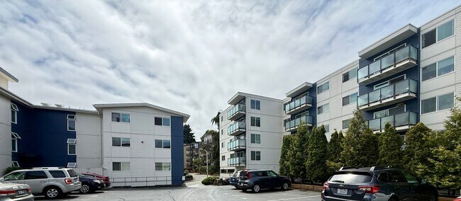 Building Photo - Windy Hills Condominium - Magnolia