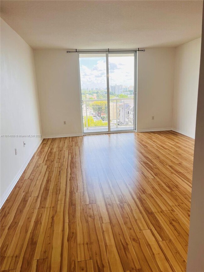 Primary Photo - 900 SW 8th St