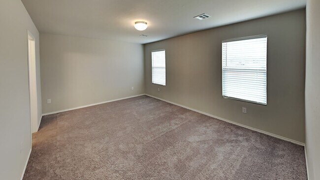 Building Photo - A Very Nice 3 Bedroom 2 Bath Home in Yukon Schools