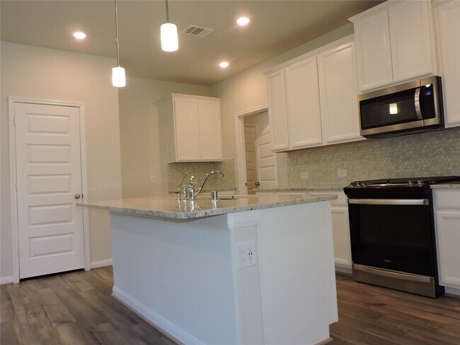 Building Photo - 7219 Cherrybark Oak Dr