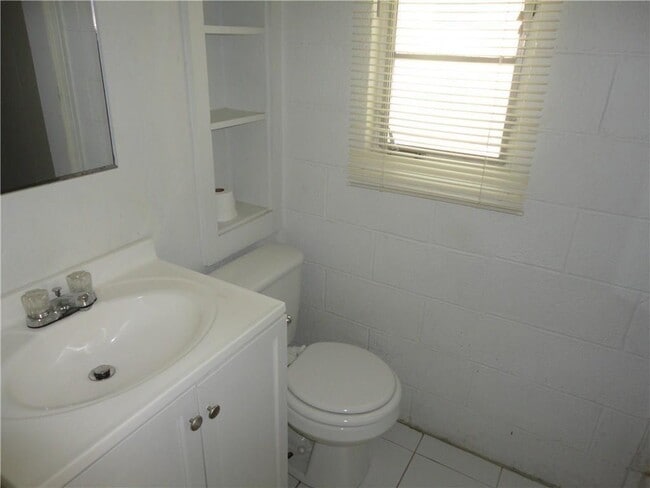 Building Photo - 3205 Grooms St