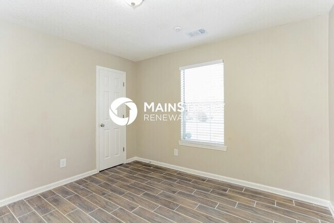 Building Photo - 3 Bedroom Pet-Friendly Home in LOCUST GROVE, GA with Main Street Renewal