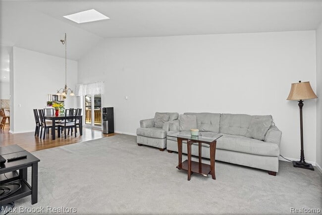 Building Photo - 35263 Kings Forest Blvd