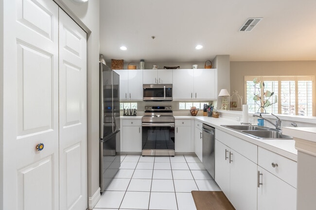 Building Photo - 1035 Tarpon Cove Dr