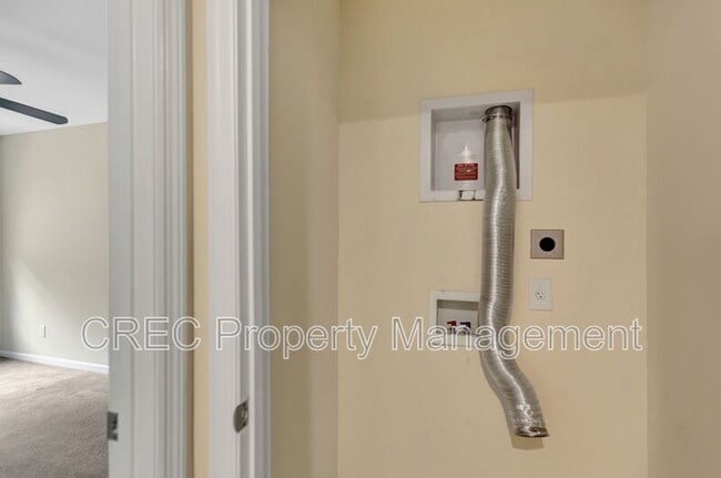 Building Photo - 339 Flyway Rd