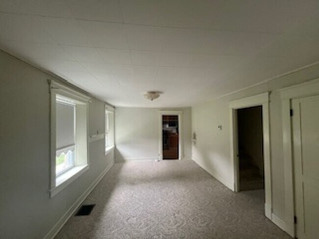 Building Photo - 538
