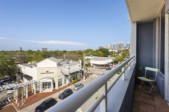 Building Photo - 3250 Grand Ave