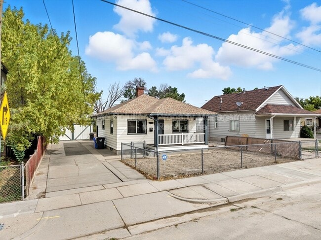 Building Photo - 486 2nd Ave