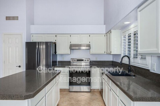 Building Photo - 4226 E Rockledge Rd