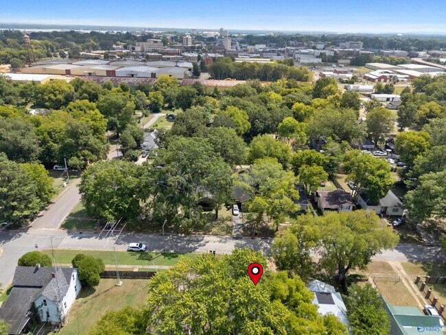 Building Photo - 109 5th Ave NW