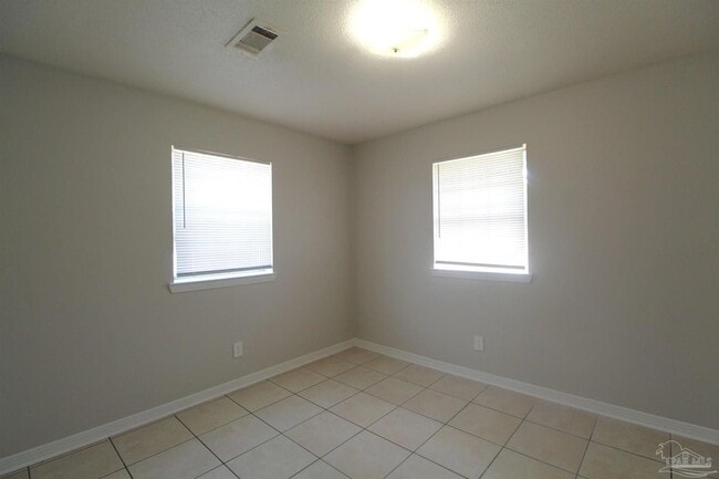 Building Photo - 10151 Guidy Ln