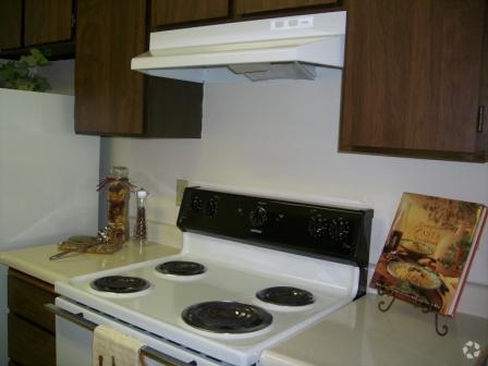 Kitchen - Stafford Court Apartments